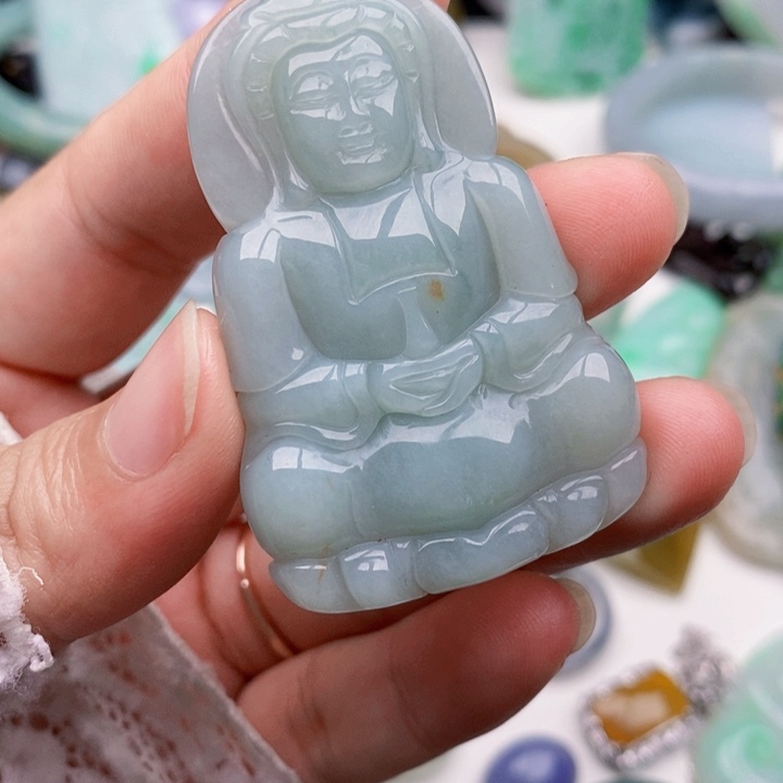 颈饰未镶嵌翡翠观音