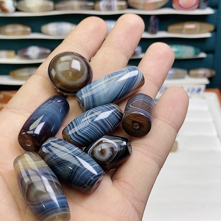 R****玛瑙/玉髓未镶嵌颈饰