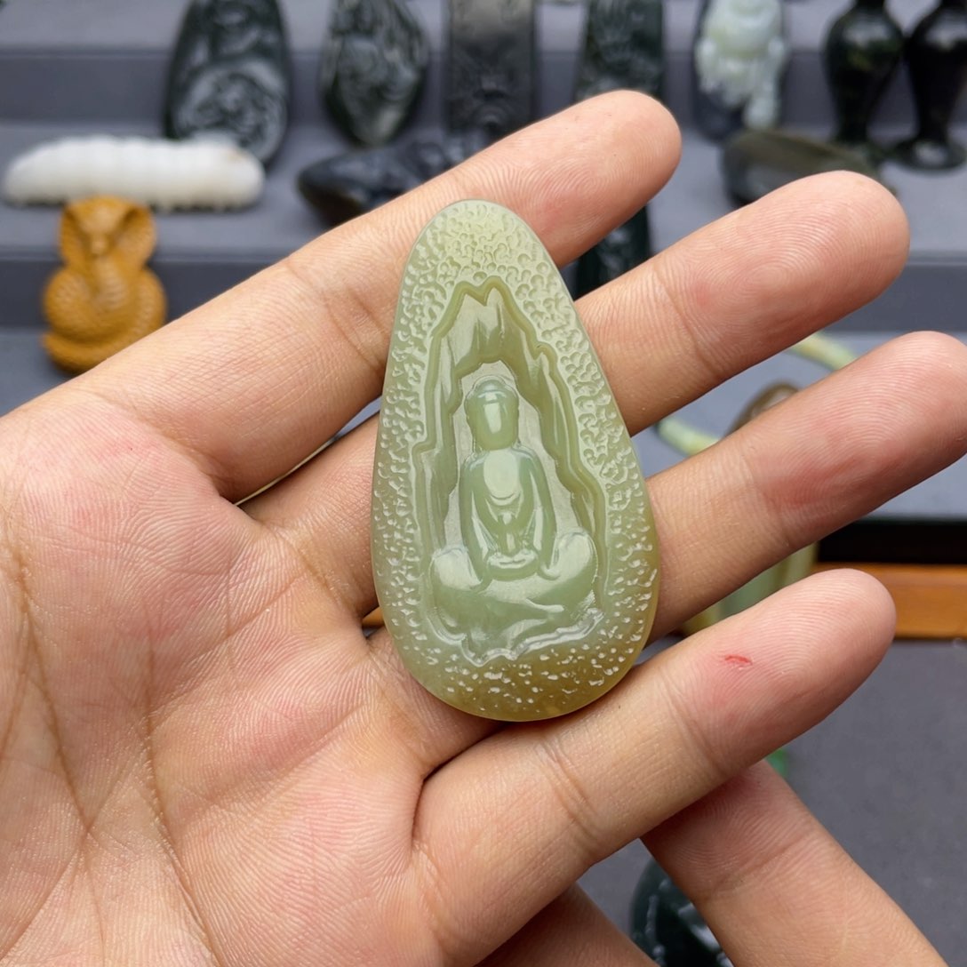 和田玉未镶嵌颈饰