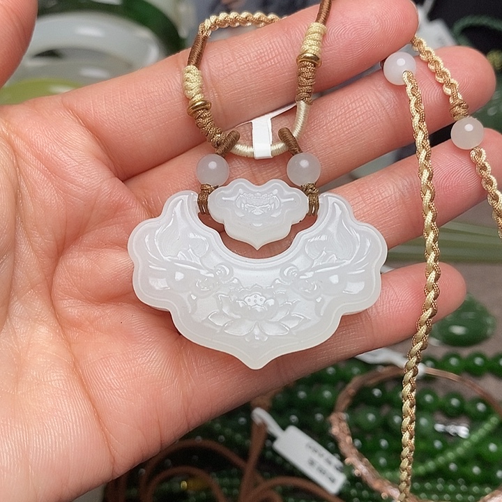 和田玉未镶嵌颈饰