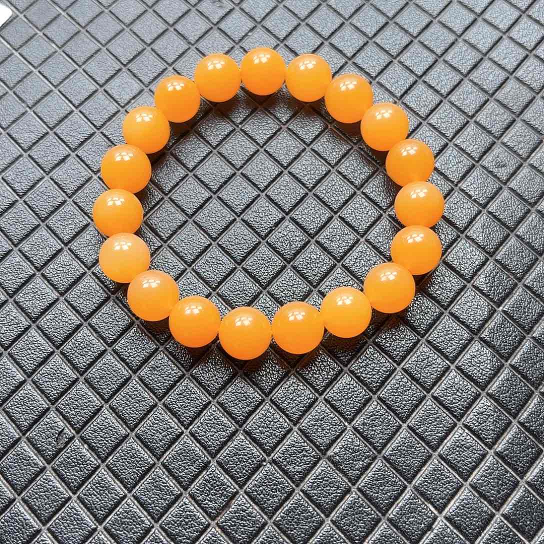 金***决石英质玉（缅黄）未镶嵌颈饰