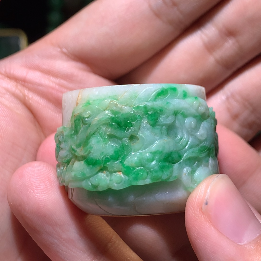 翡翠挂件未镶嵌战*&