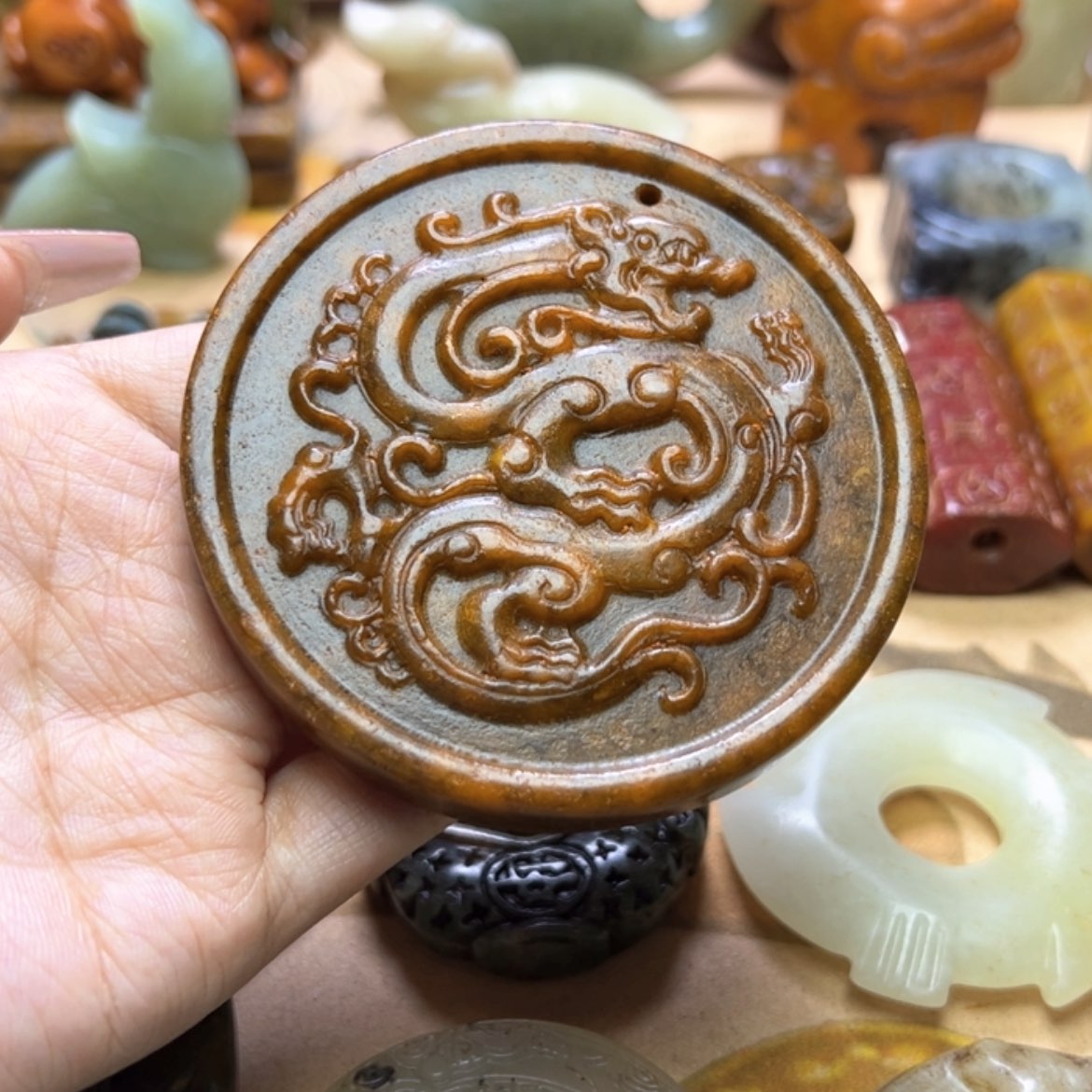 【闪购商品】蛇纹石玉颈饰未镶嵌