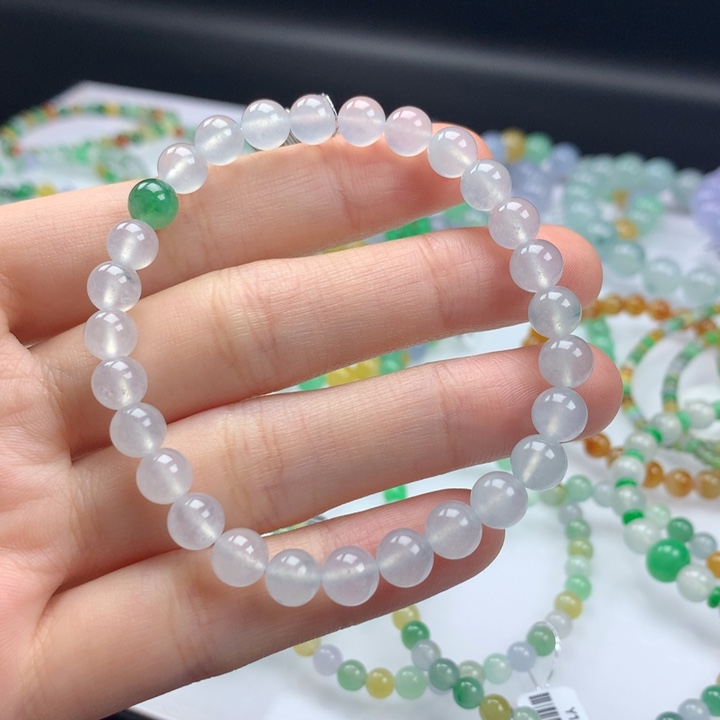 翡翠手镯未镶嵌卡