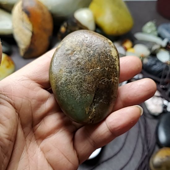 和田玉未镶嵌把件