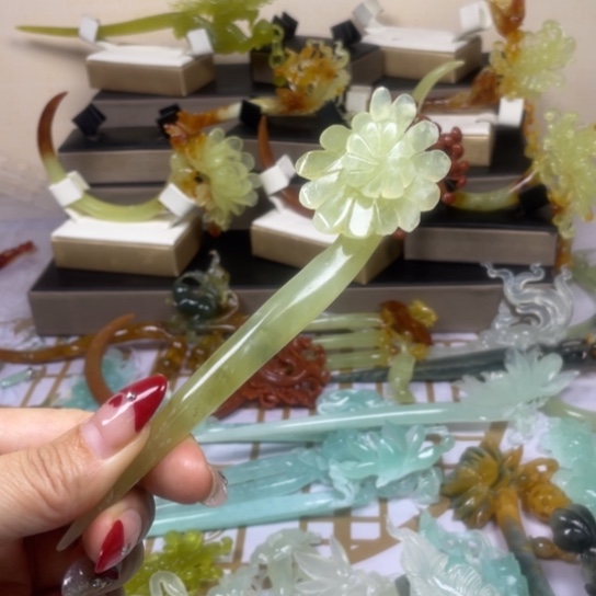 蛇纹石玉发饰未镶嵌