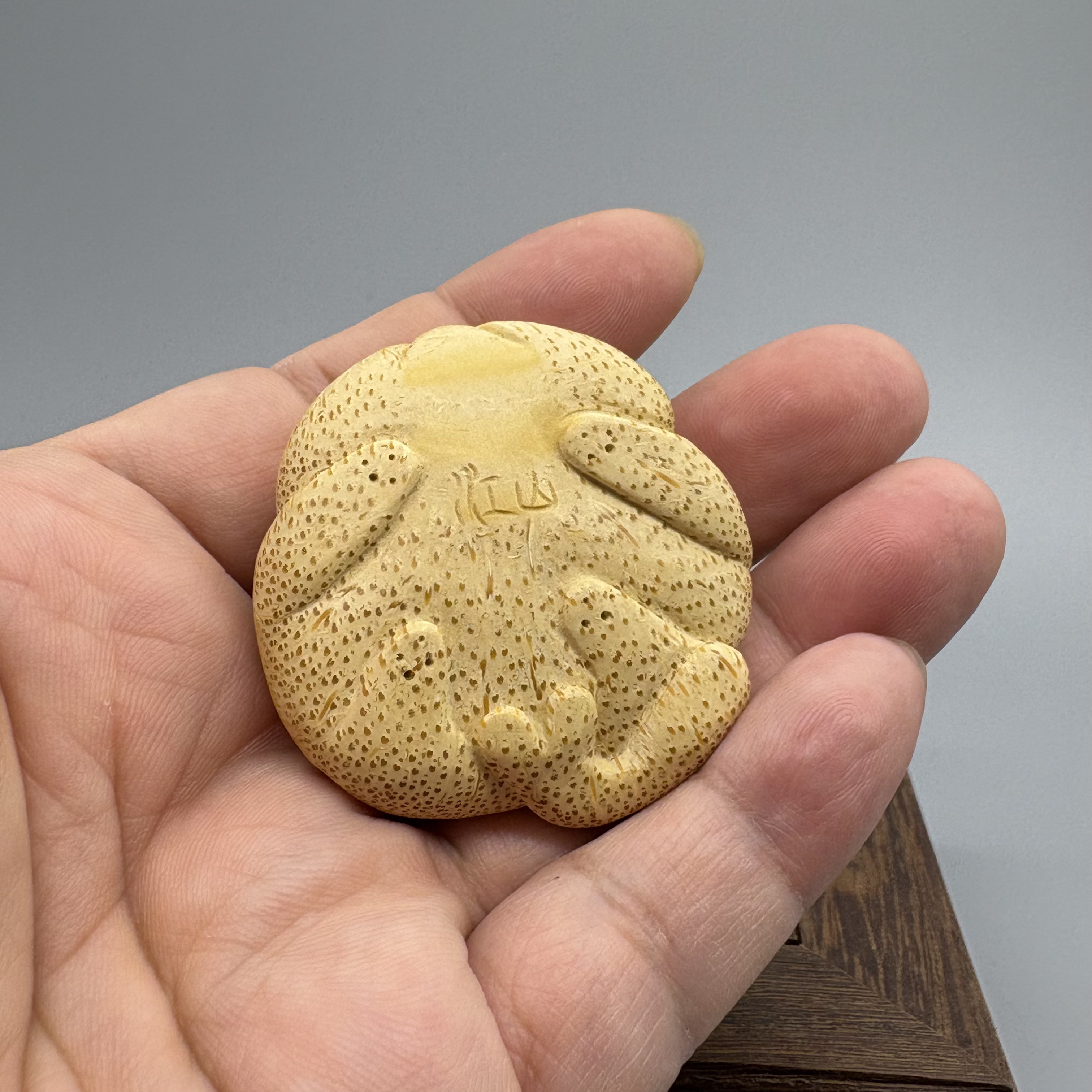 竹根雕可站可趴沙皮狗