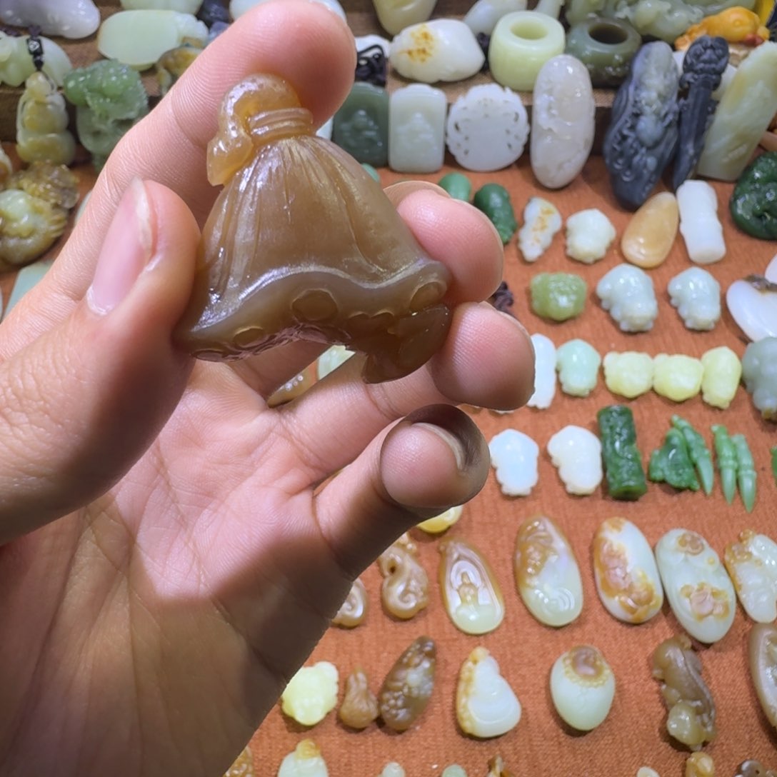 和田玉颈饰未镶嵌