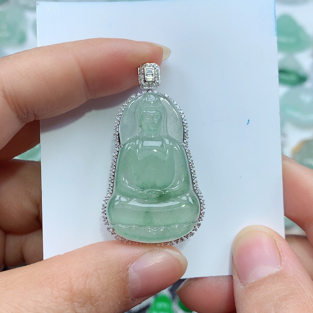 翡翠颈饰18K金镶嵌观音