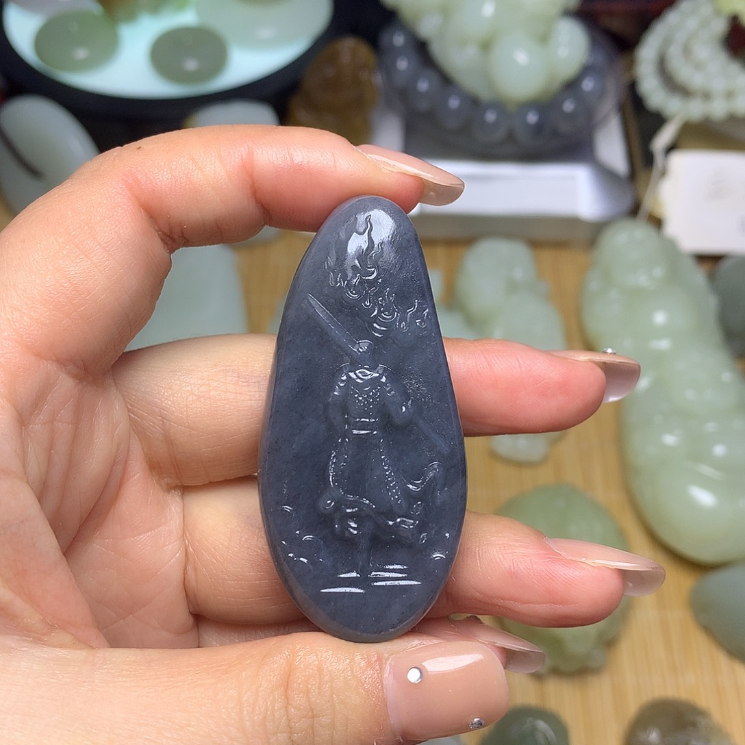 和田玉未镶嵌把件