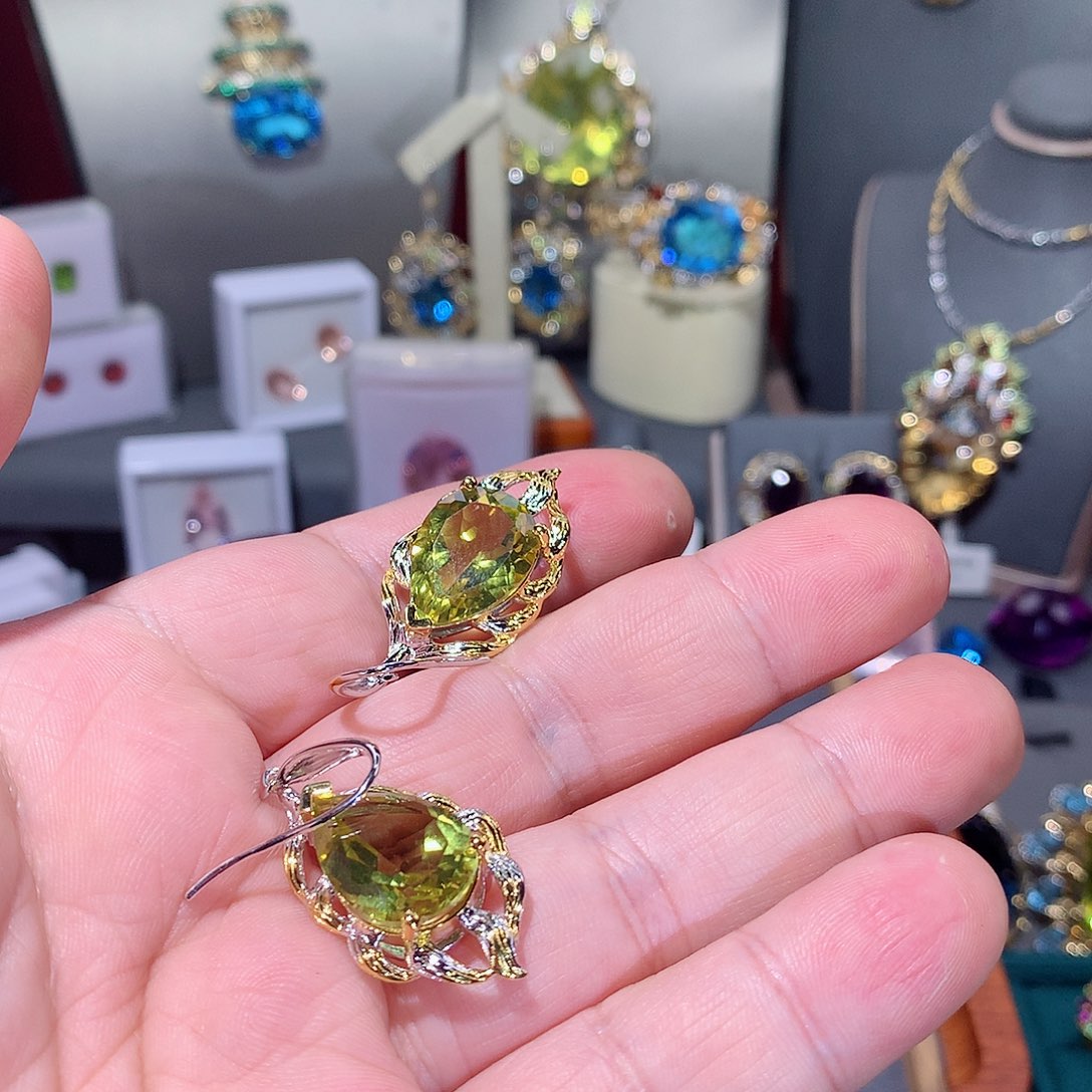 水晶耳饰银S925镶嵌三*耳饰