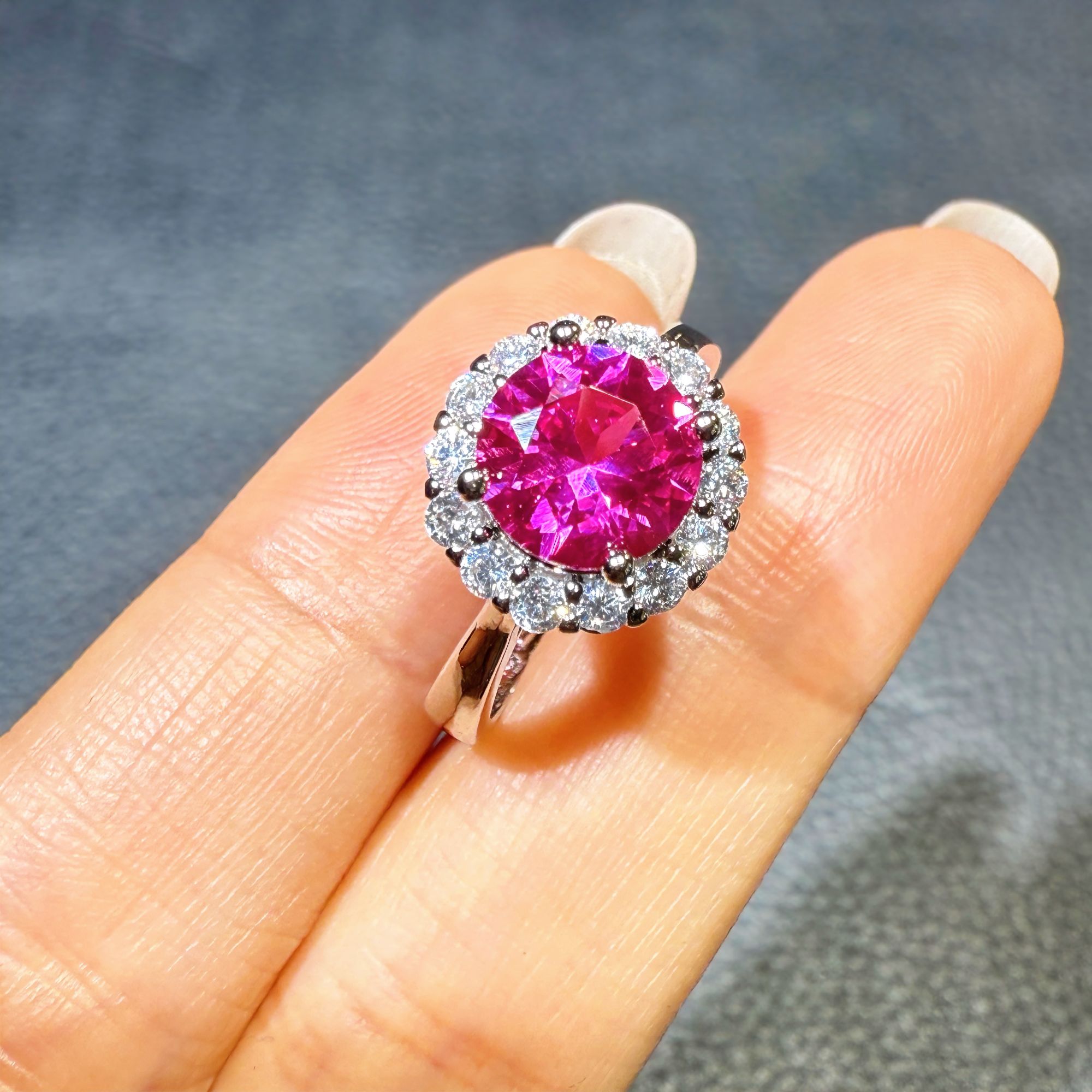 典藏轻奢-高精切粉蓝宝石戒指YK-401