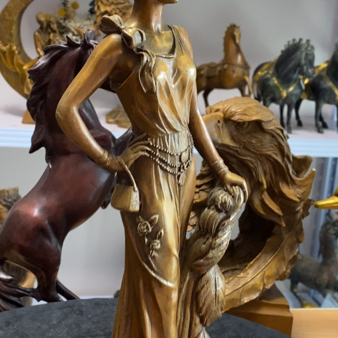 q***8黄铜材质，美女摆件