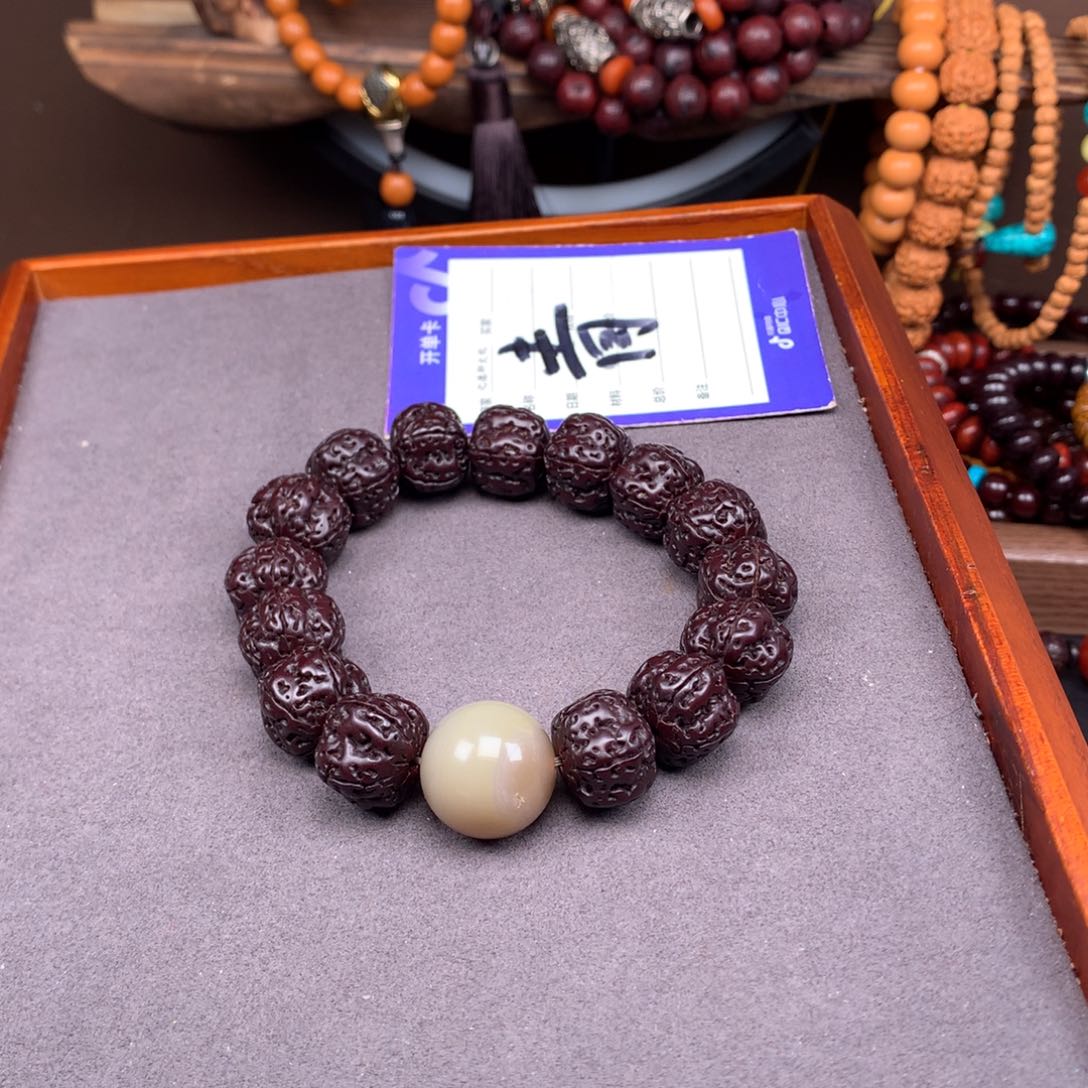 金刚菩提吊坠～***若菩提