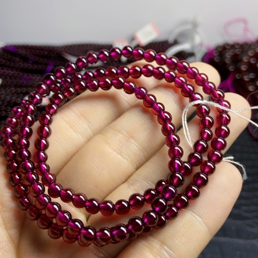 【闪购商品】石榴石（紫牙乌）手链未镶嵌4.9毫米