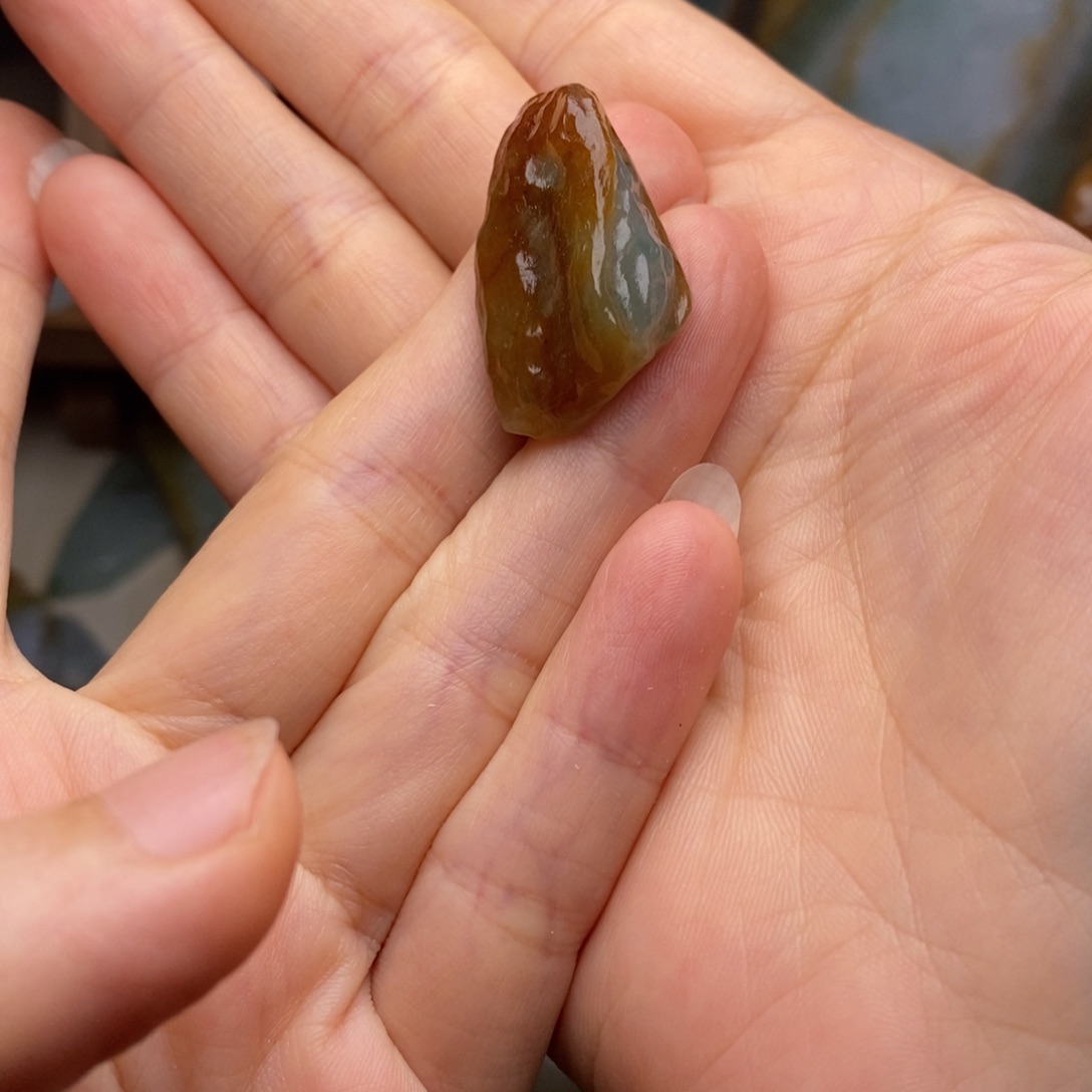 达***w翡翠未镶嵌颈饰天然