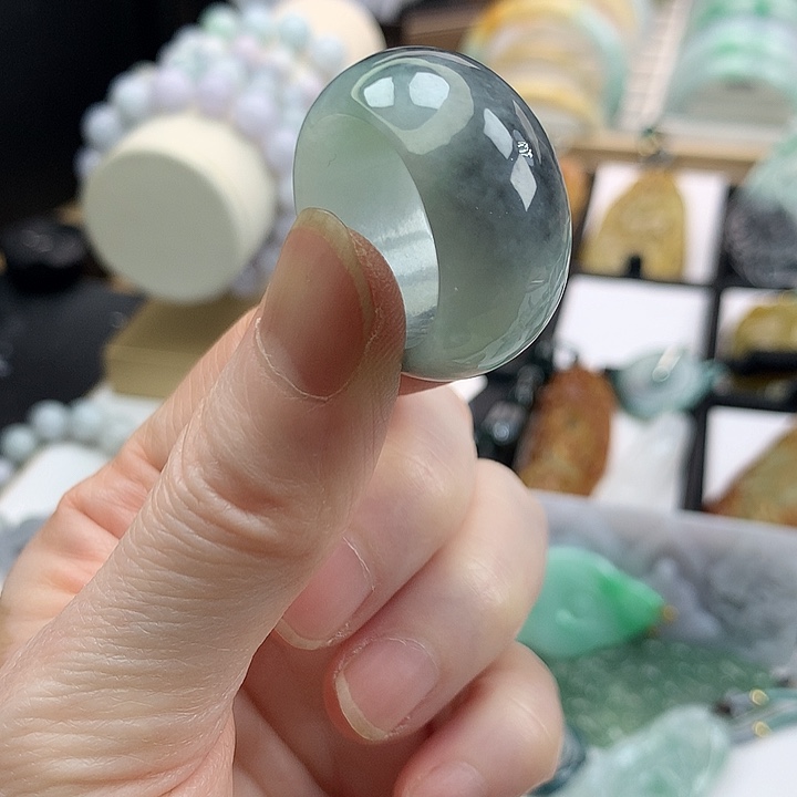 翡翠颈饰未镶嵌吊坠