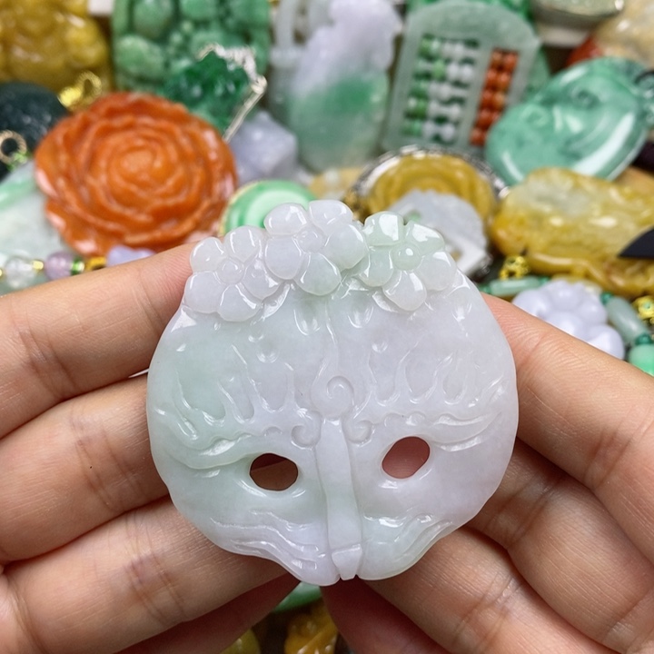 翡翠吊坠(赠链)未镶嵌