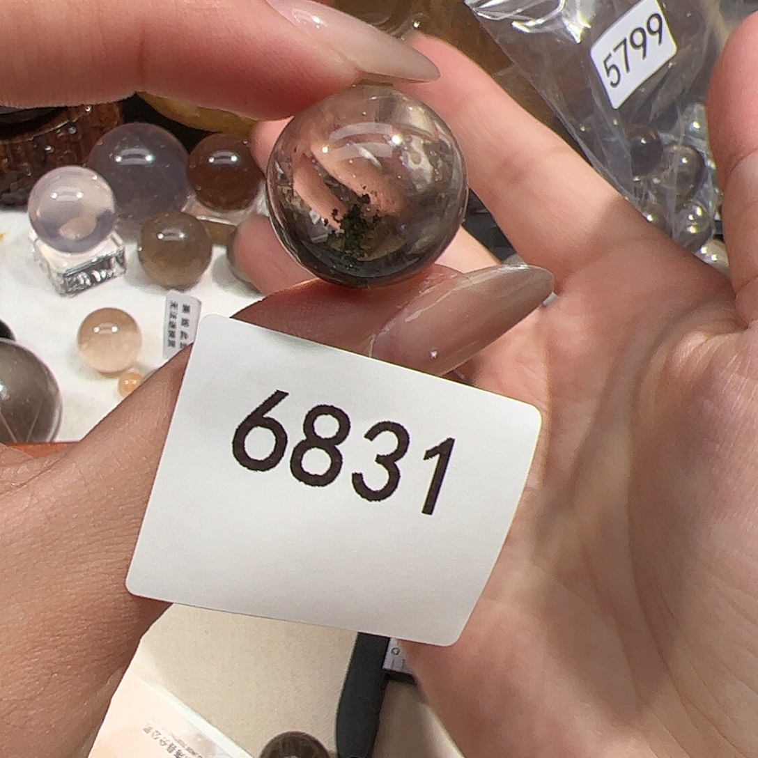 未镶嵌水晶大型摆件（非配饰）