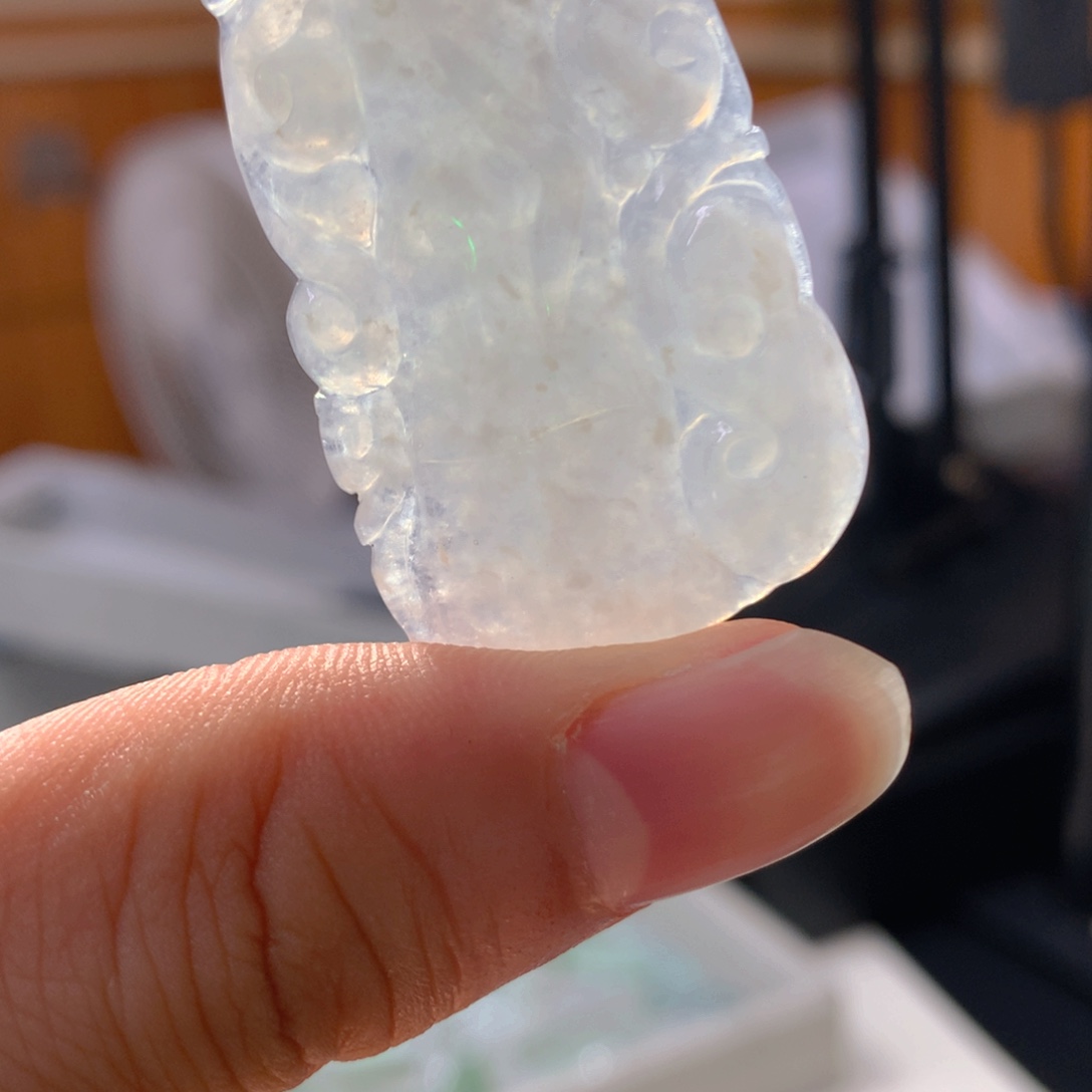 翡翠足银镶嵌颈饰翡翠