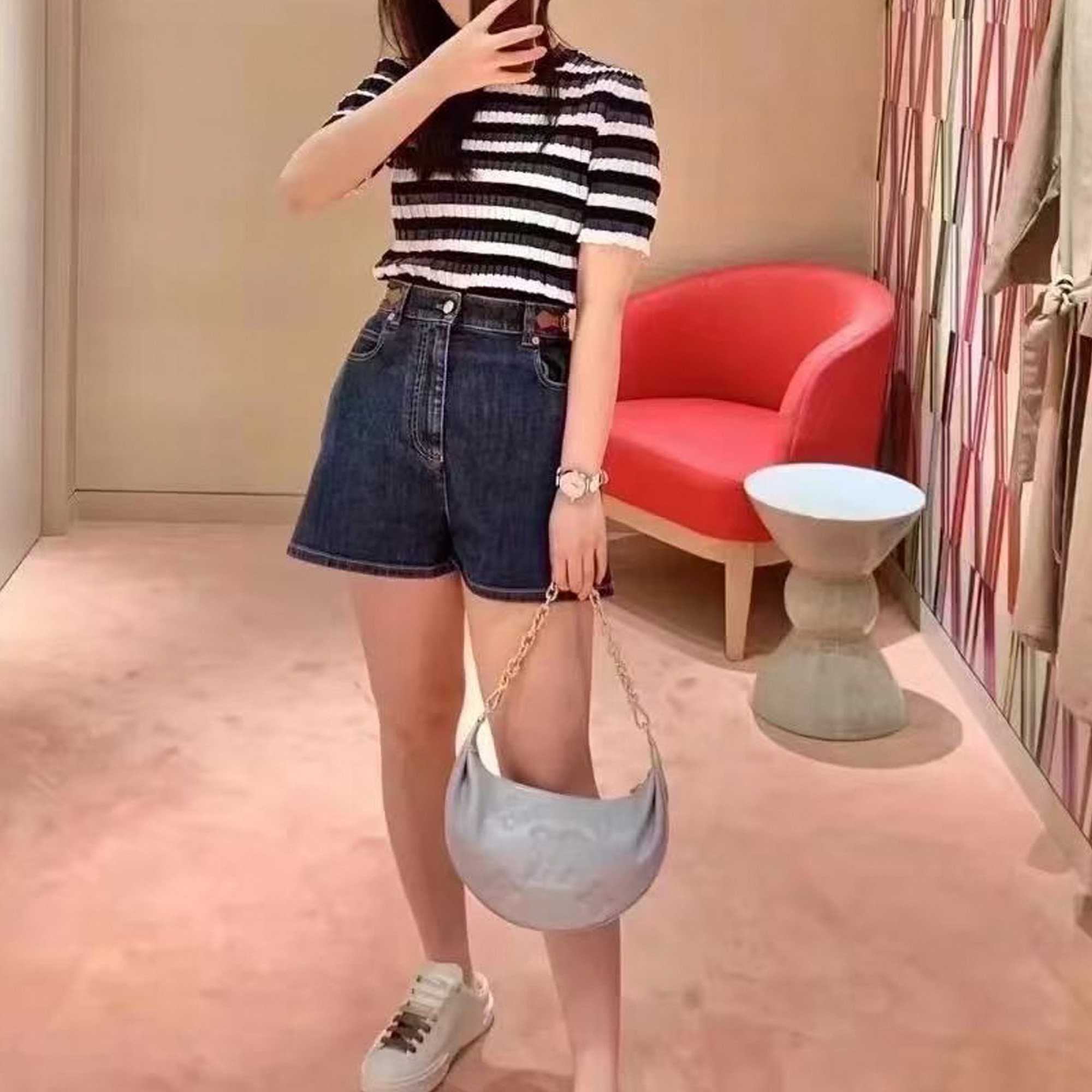 未使用 LouisVuitton/路易威登 纯色高腰口袋休闲牛仔短裤