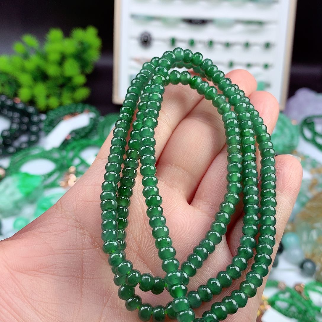 翡翠颈饰未镶嵌项链