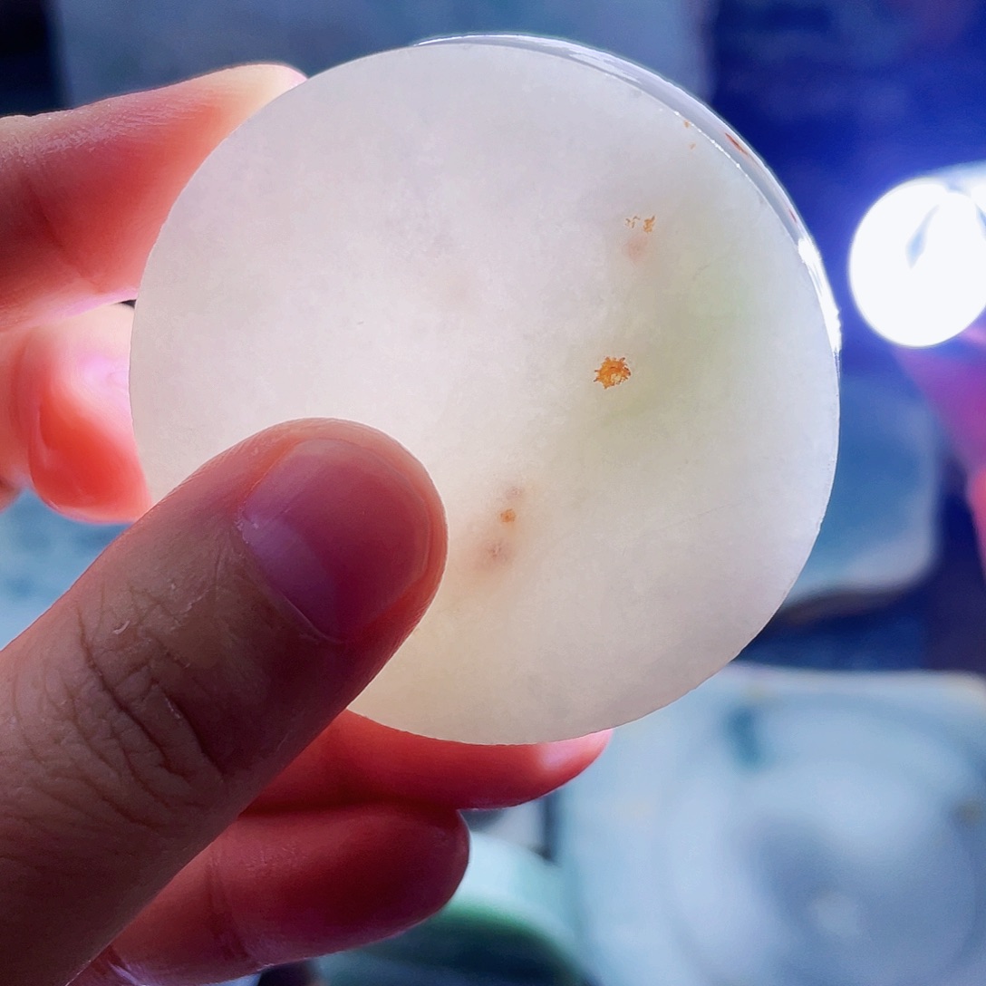 翡翠未镶嵌颈饰毛料13