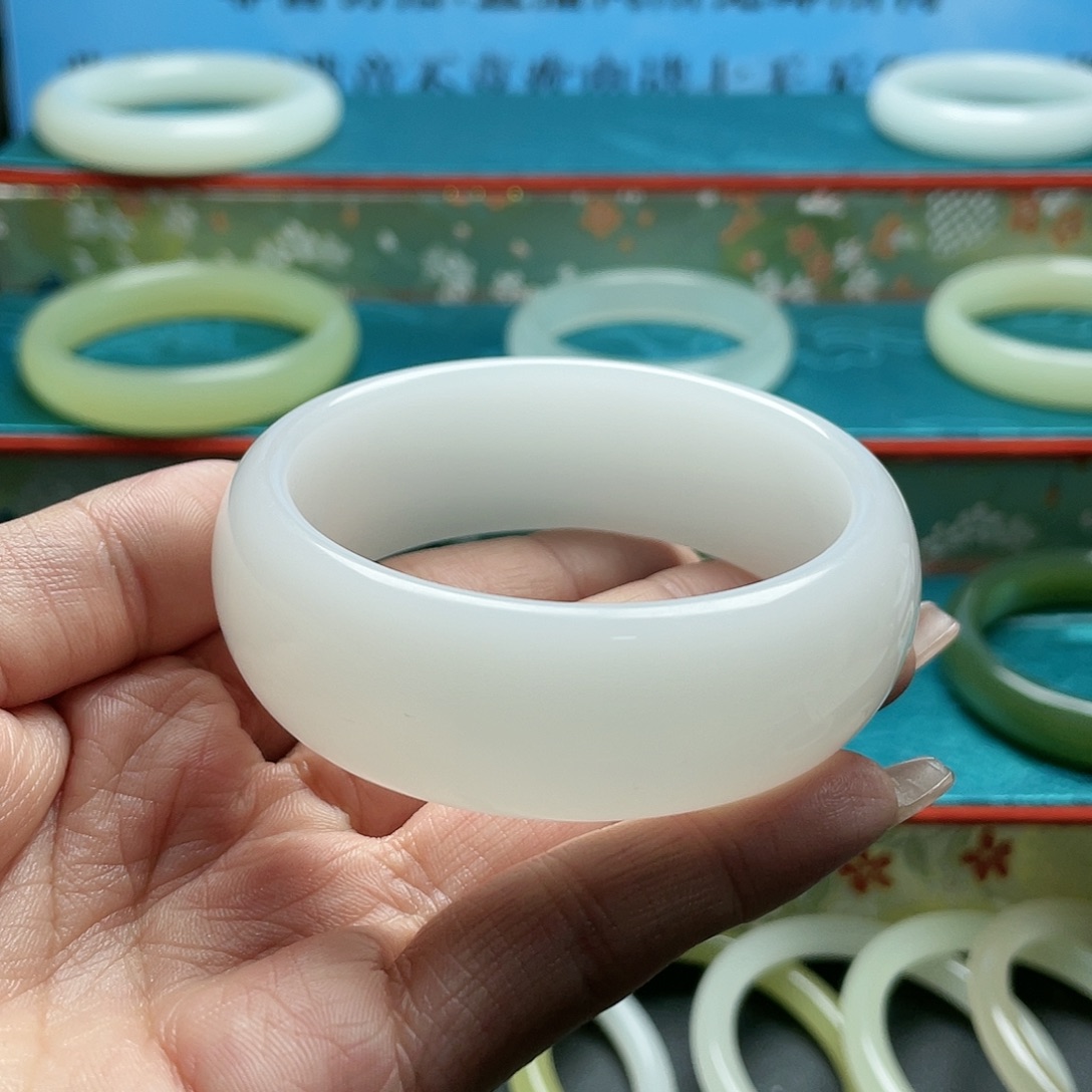 时***转56加大轮胎一级白手镯