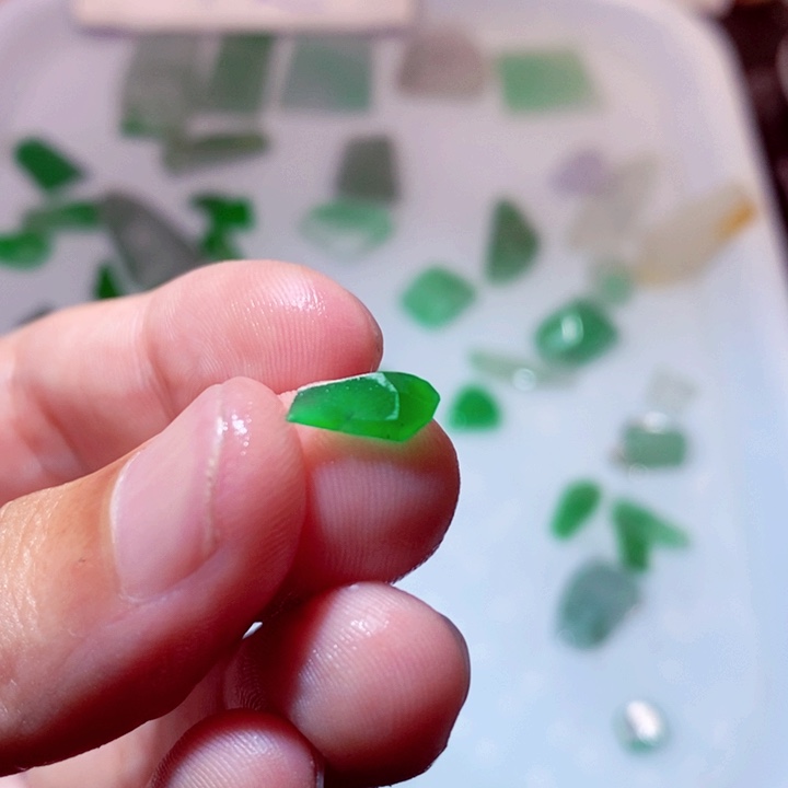 艾***玛定制翡翠未镶嵌定制链接