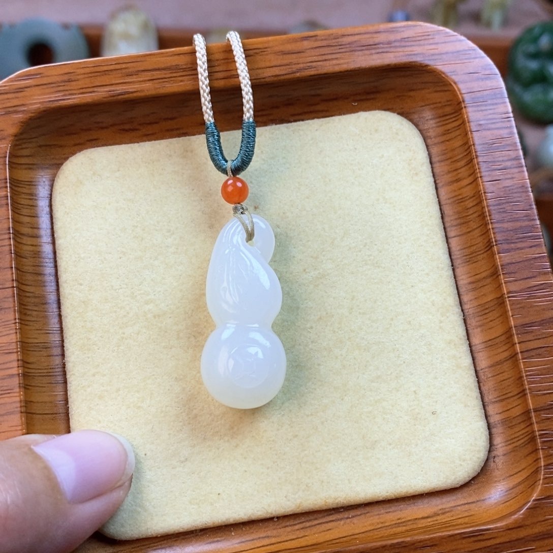 和田玉（糖玉）颈饰未镶嵌