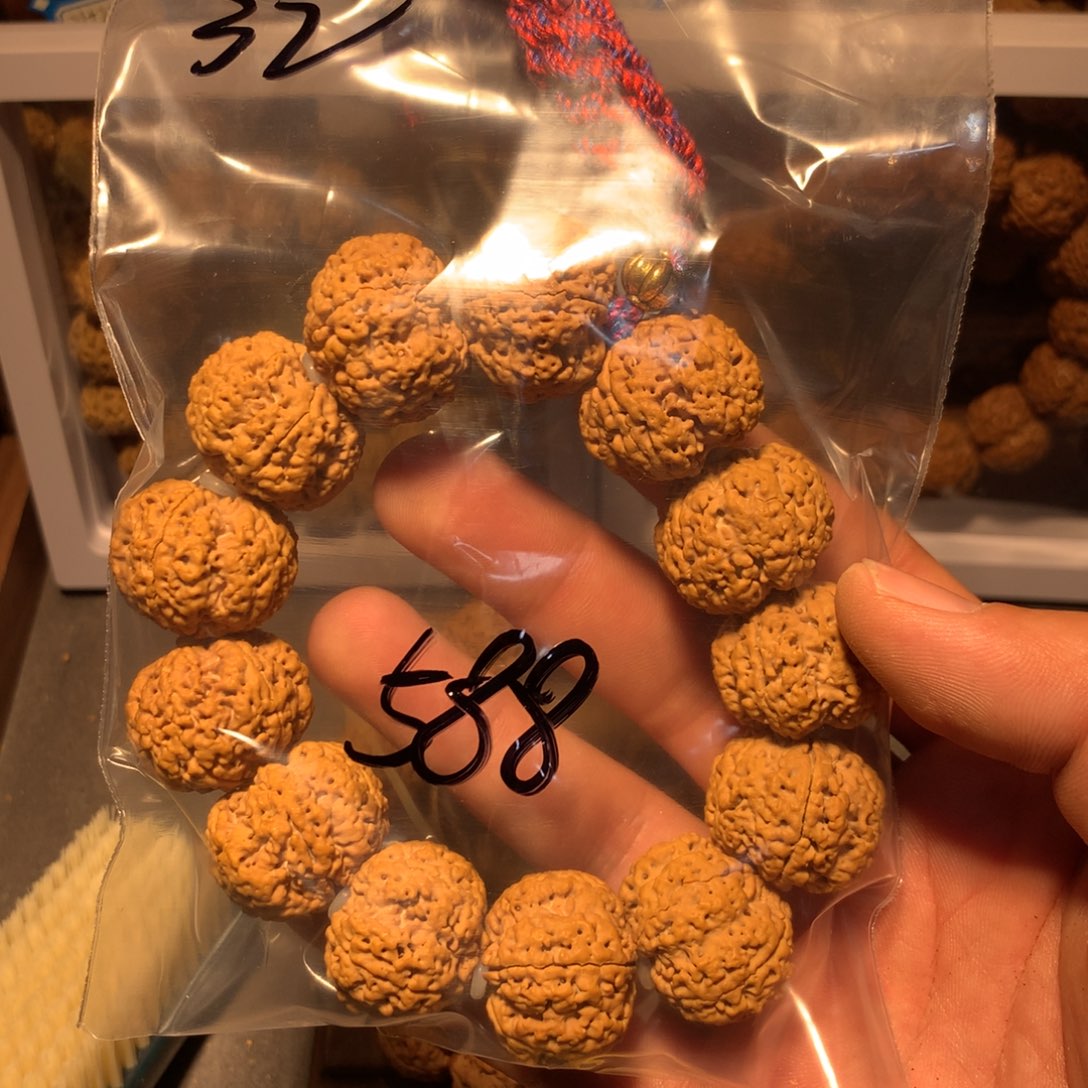 金刚菩提吊坠你****子32。dvevege