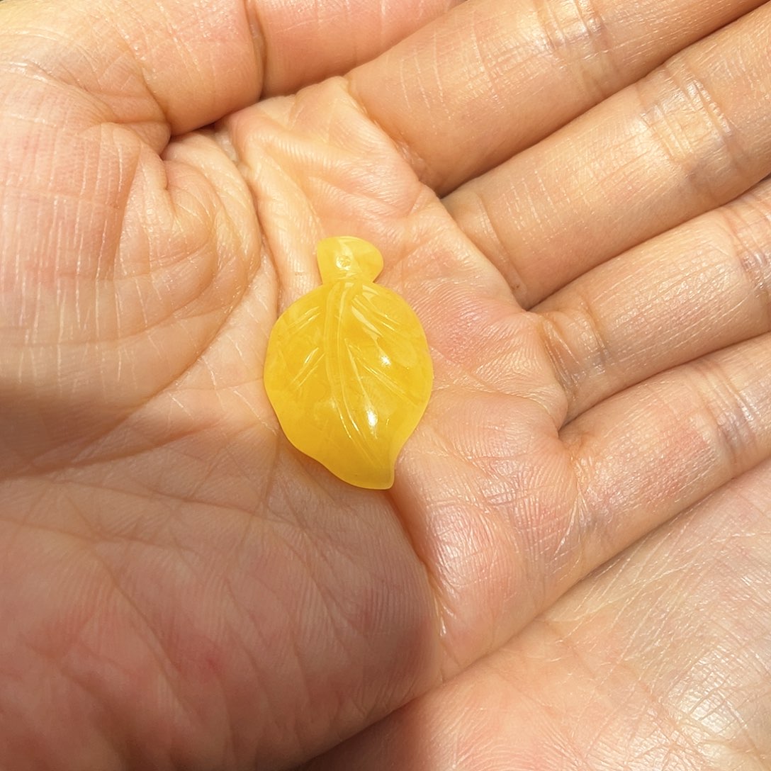 琥珀吊坠(赠链)未镶嵌蜜蜡叶子
