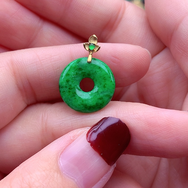 翡翠颈饰18K金镶嵌翡翠