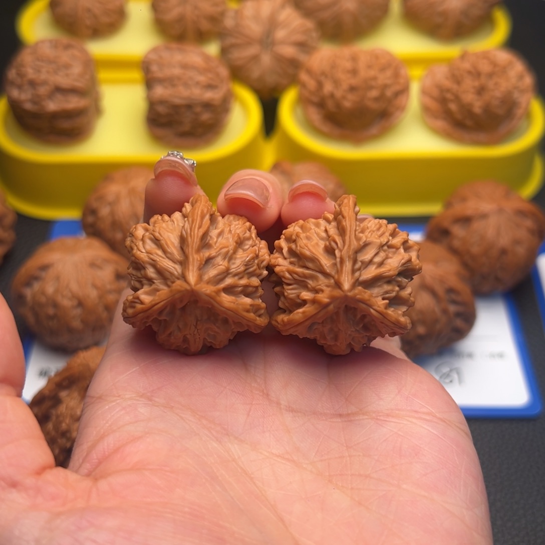 文玩核桃吊坠03三棱33尺