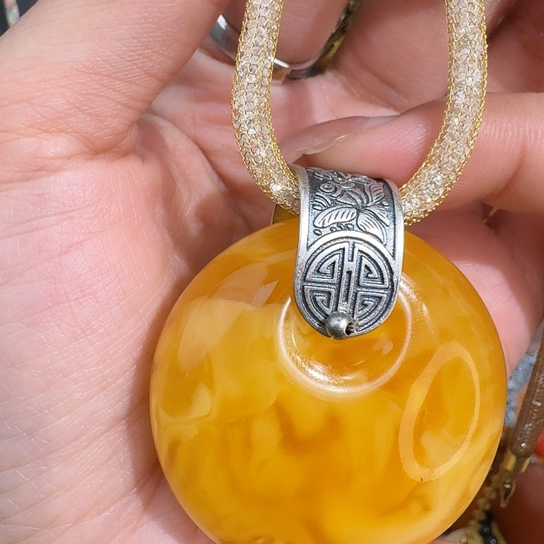 蝶***影琥珀未镶嵌裸石你