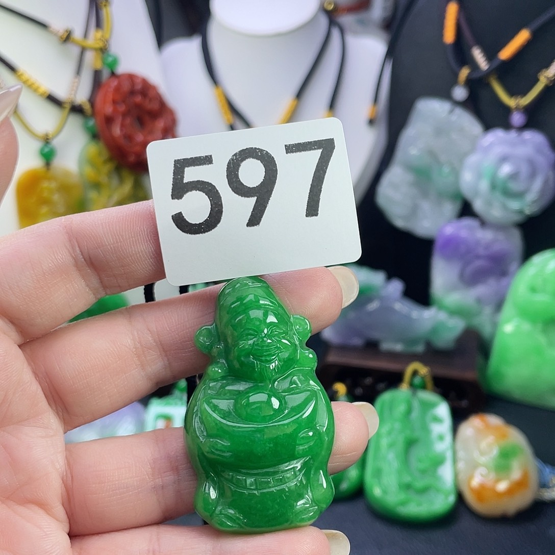 翡翠未镶嵌吊坠(赠链)