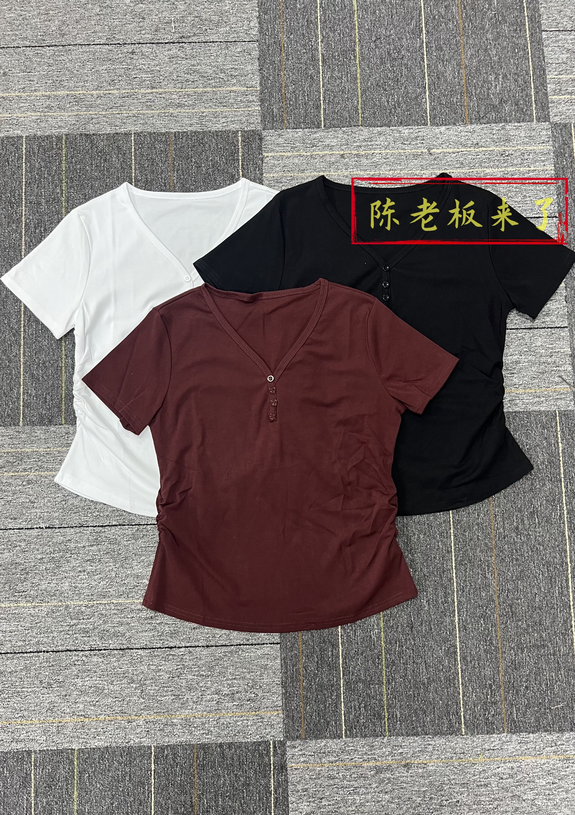 V领纽扣收腰显瘦短袖T恤女