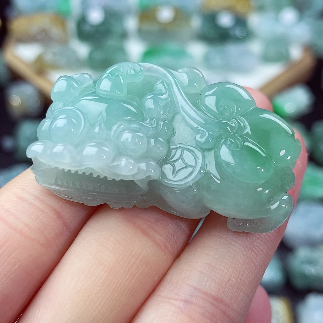 翡翠颈饰未镶嵌天然