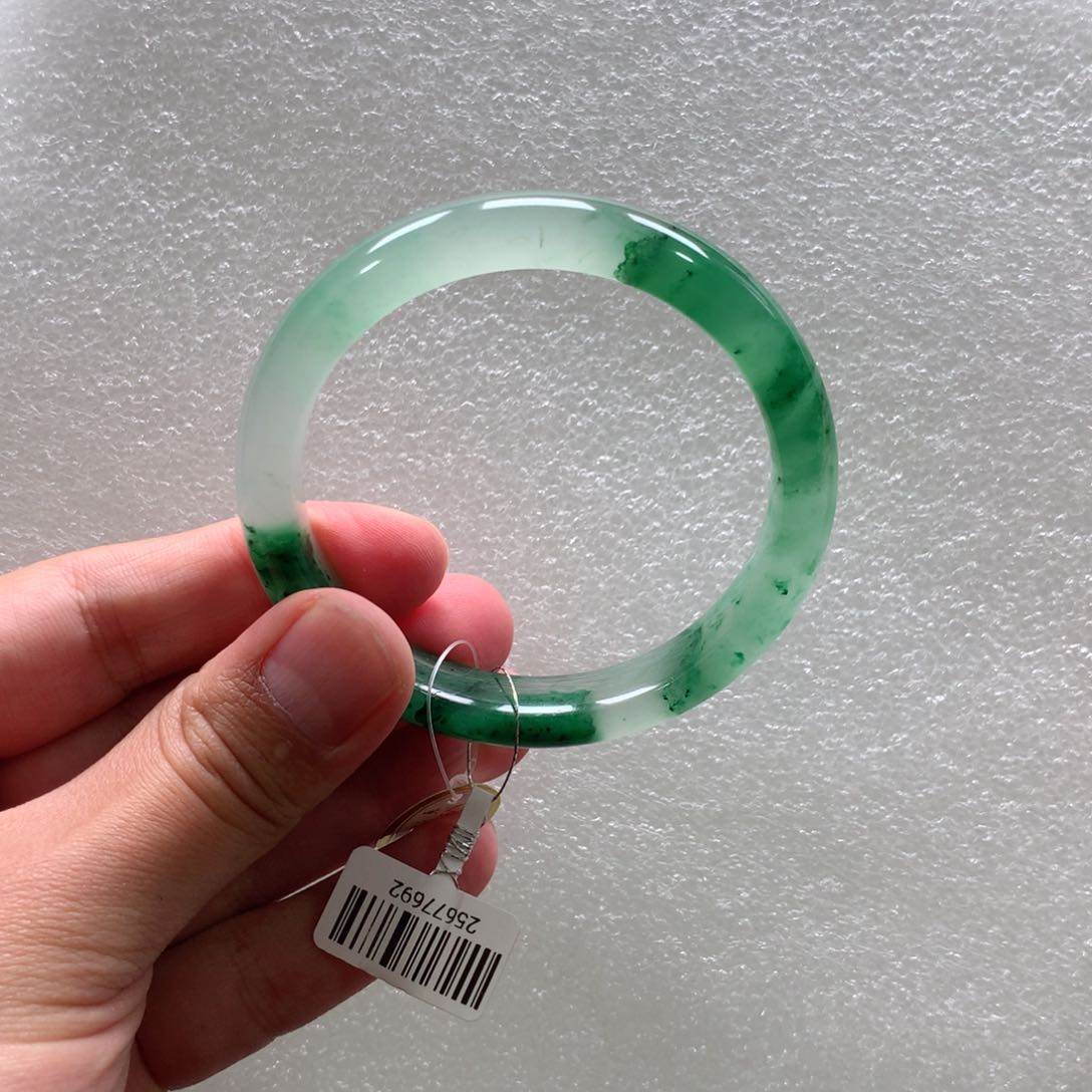 石英质玉手镯未镶嵌青青5859-多人