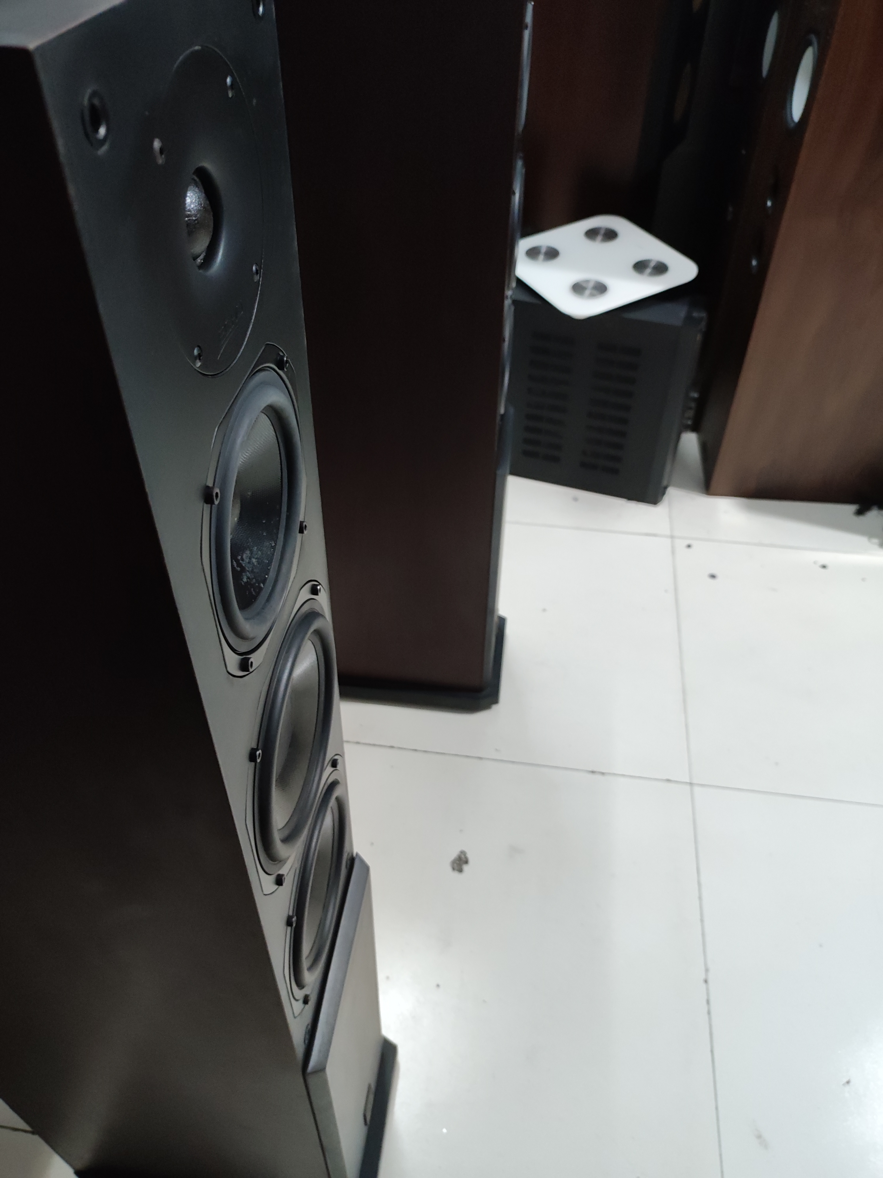 e落地音箱 不包邮，不退换