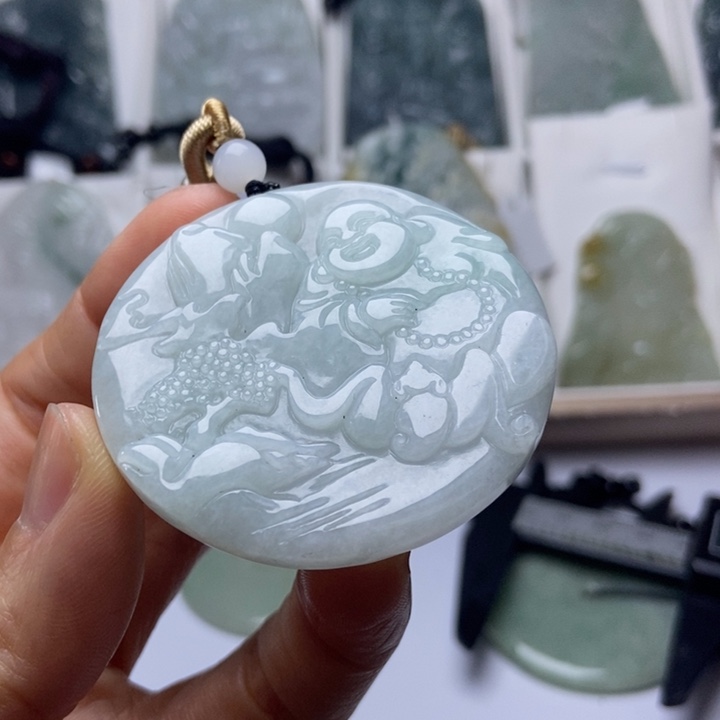 翡翠未镶嵌颈饰翡翠