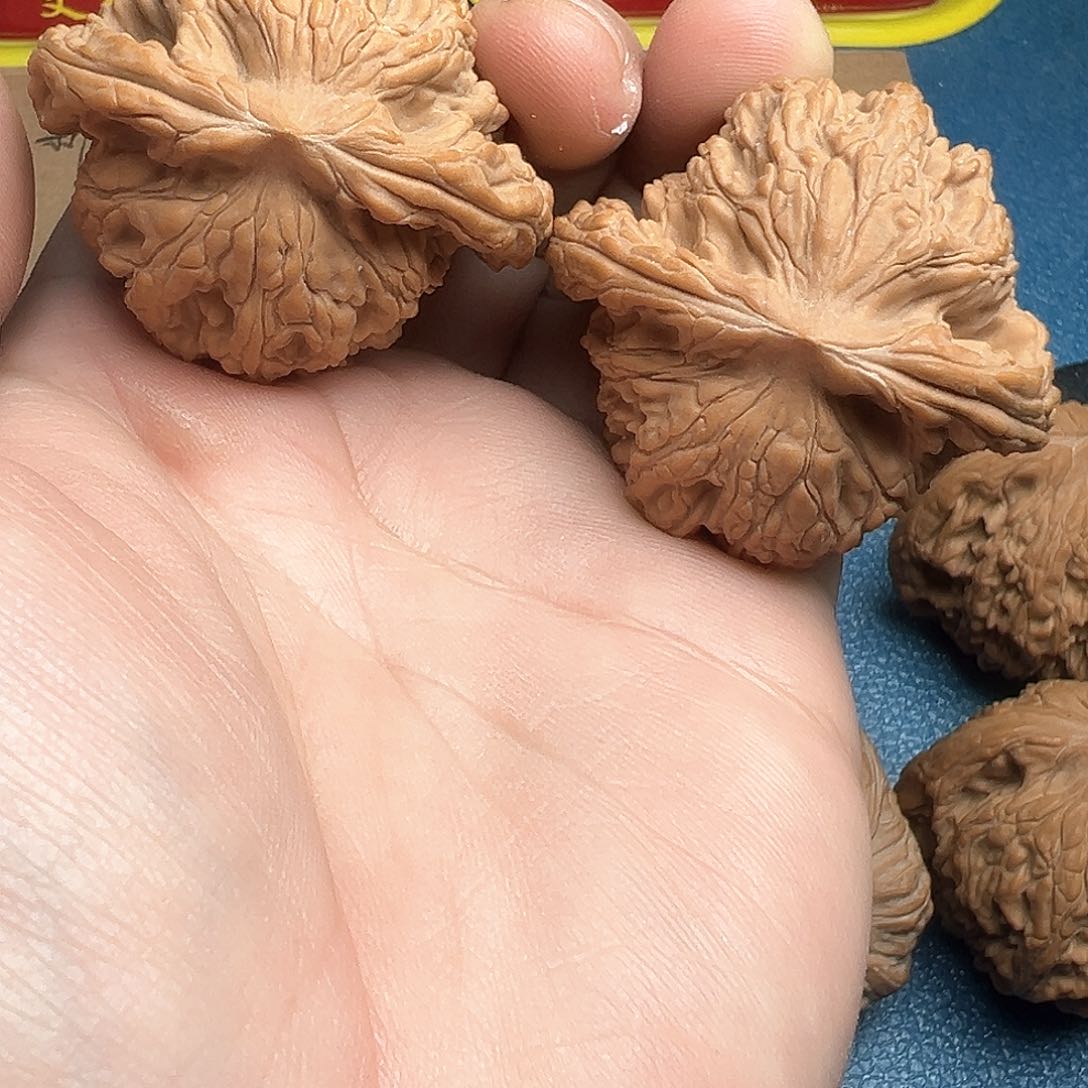 文玩核桃把件46.5虎头