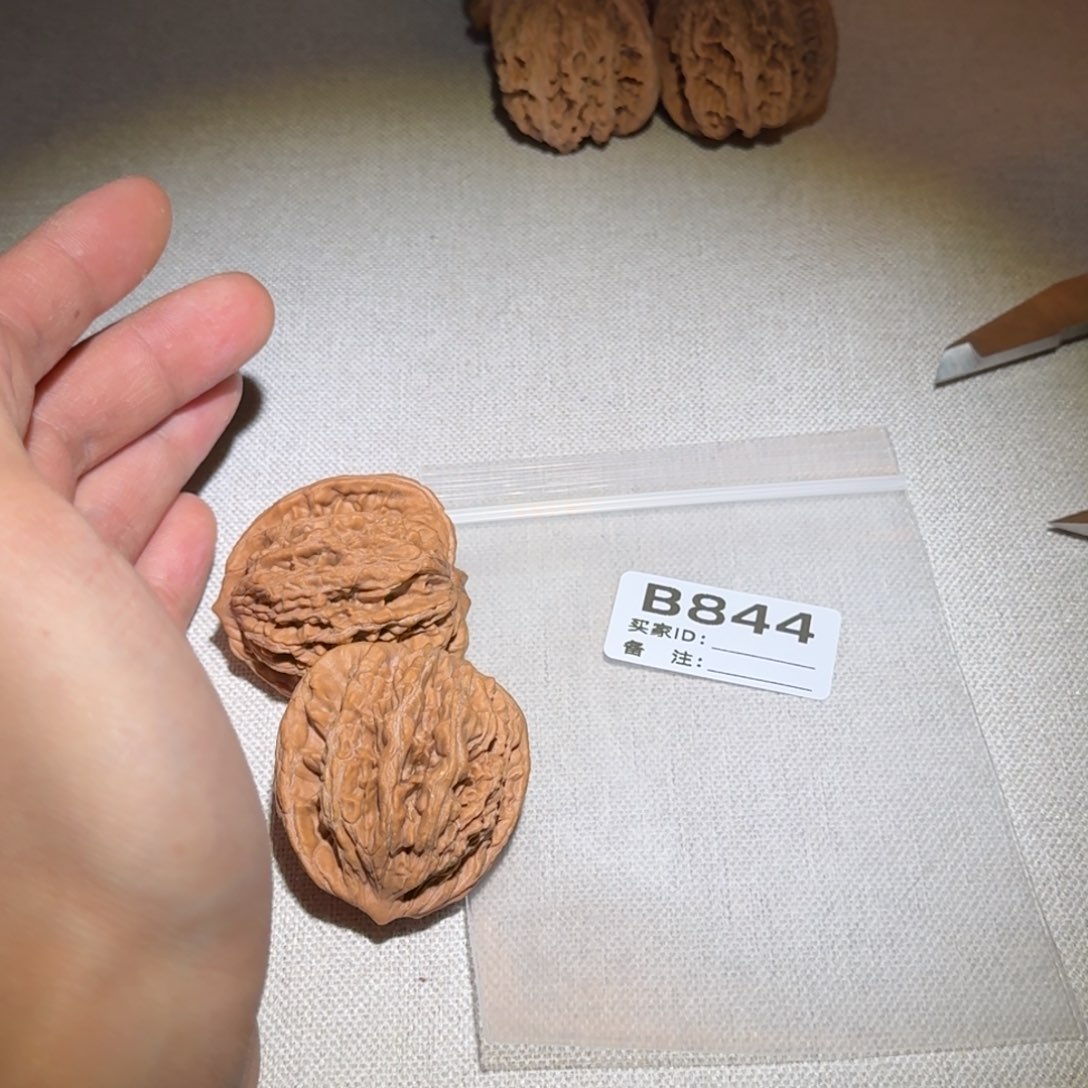 文玩核桃吊坠虎头844