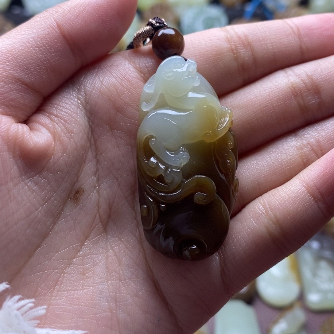 吊坠(不含链)未镶嵌和田玉（糖玉）