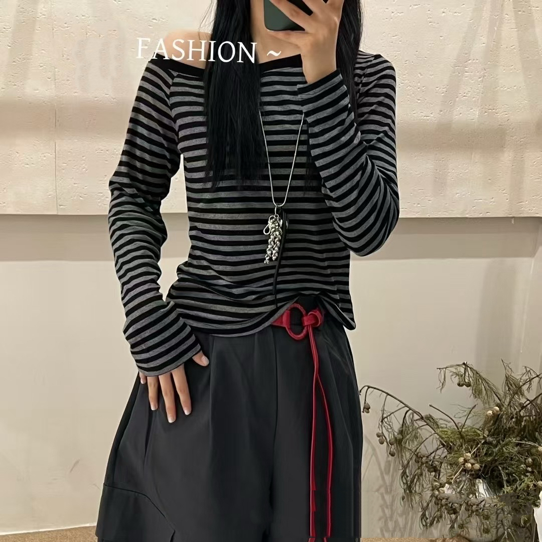 超火百搭斜领条纹显瘦短款长袖上衣女2025秋季新款时尚百搭打底衫