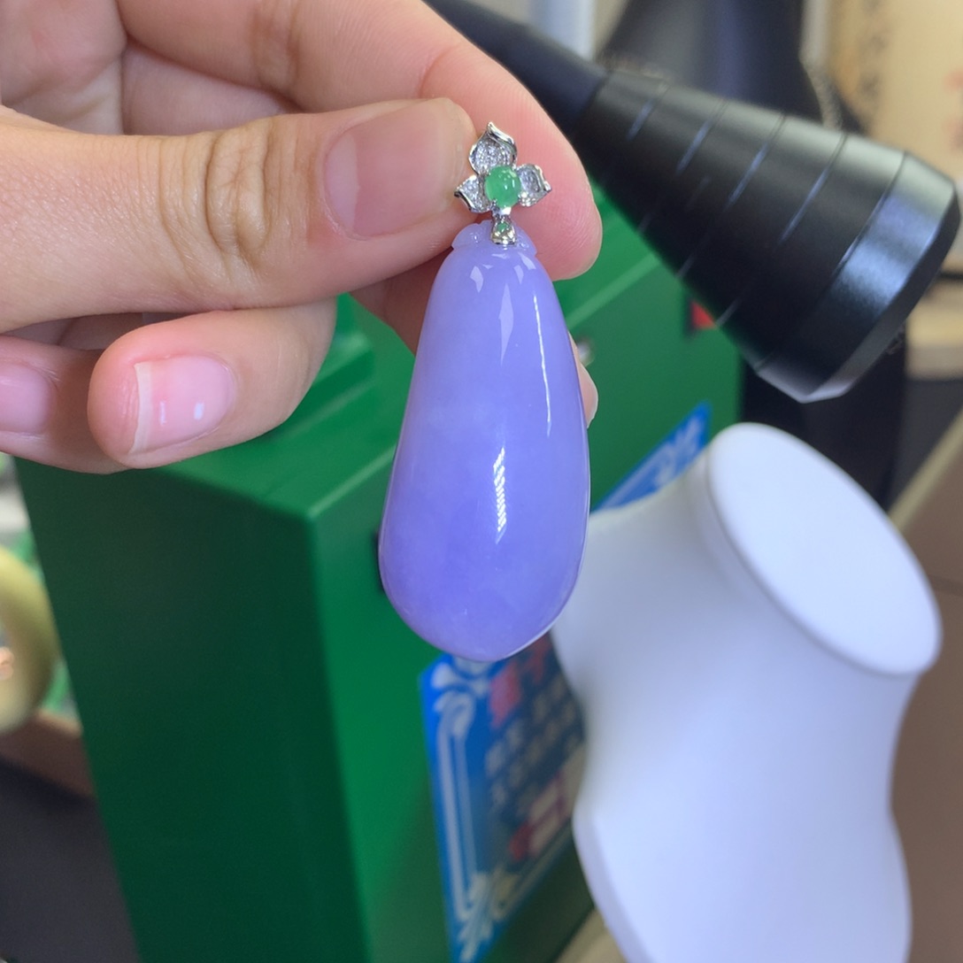 翡翠颈饰18K金镶嵌翡翠