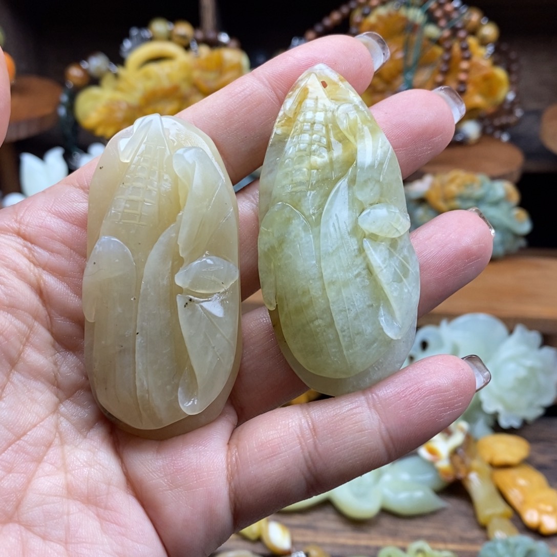 蛇纹石玉未镶嵌吊坠(赠链)