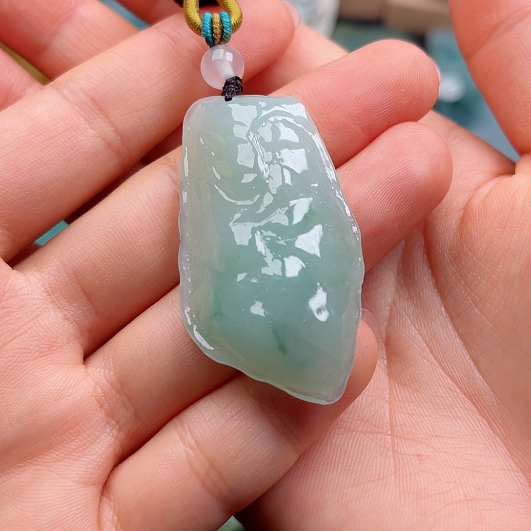 翡翠颈饰未镶嵌挂件