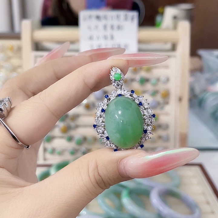 翡翠未镶嵌颈饰天然翡翠Ａ货