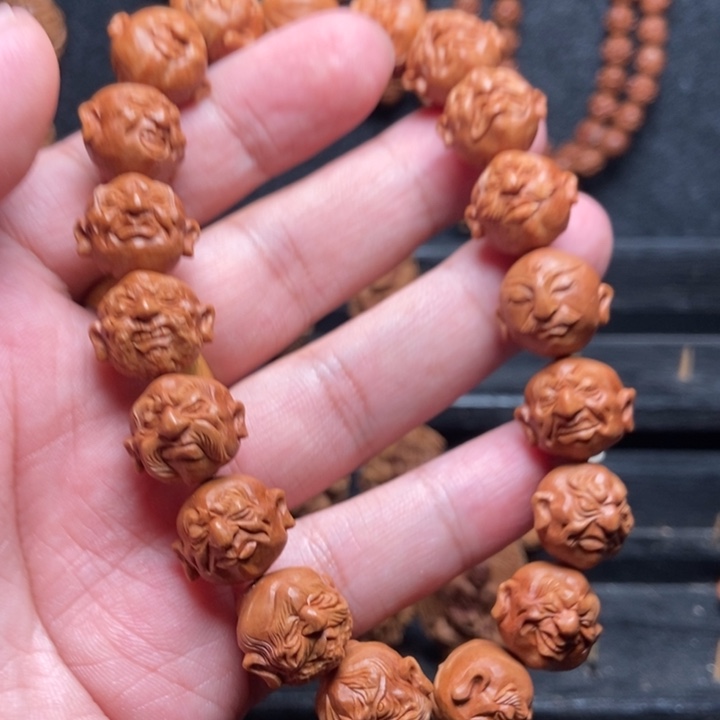 1.6尺寸纯手工大龙纹十八罗汉